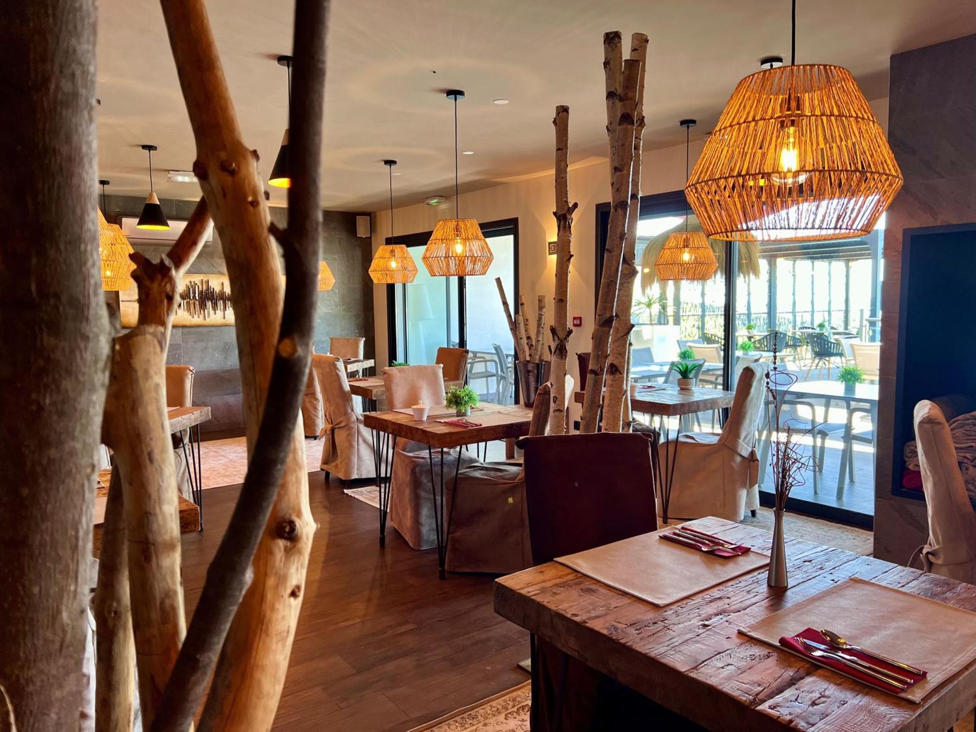 Domaine De Chalveches Hotel Spa 4* Faugeres  Exteriör bild